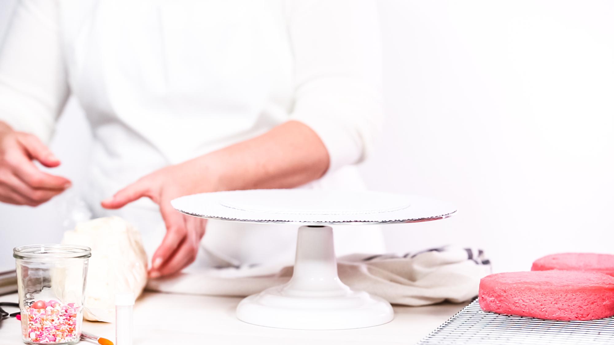 Classe di pasticceria con dolci moderni